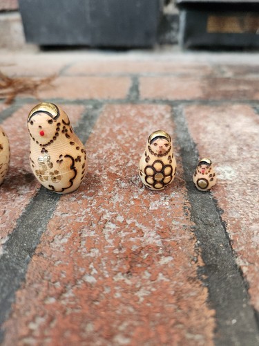 Russian 5 Piece Nesting Doll Set Handpainted Wood Collectable Hand Painted - Picture 3 of 9