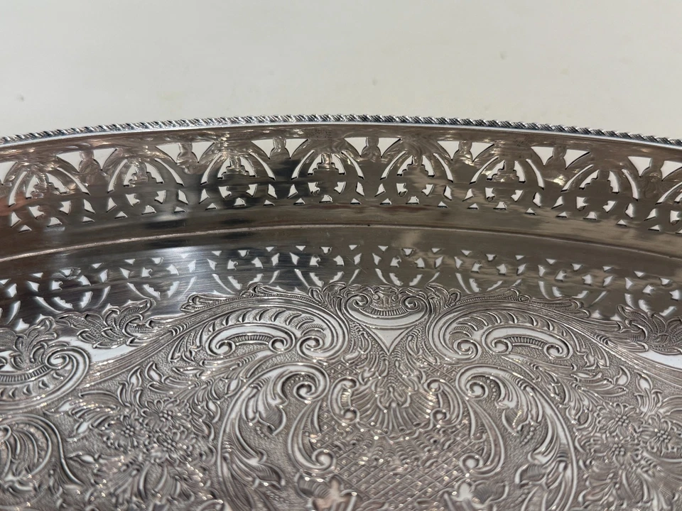 Bandeja de galería ovalada enchapada en plata Barker Ellis, Inglaterra, borde reticulado, grabada Foto 4 de 4