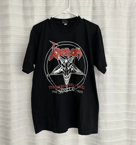 90s / Venom Metal Band T Shirt Size Large - Th 1990s vintage concert t-shirt, vintage, size L, single stitch, B+ condition