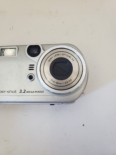 Sony Cybershot DSC-P72 Digital Camera Smart Zoom 3.2 MP 3x Optical UNTESTED - Picture 3 of 11