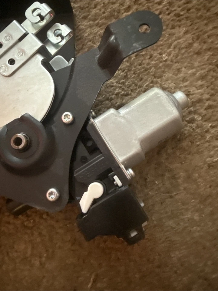 2011-2014 NISSAN MURANO Convertible Top Outer Flap Motor OEM Foto 2 de 4