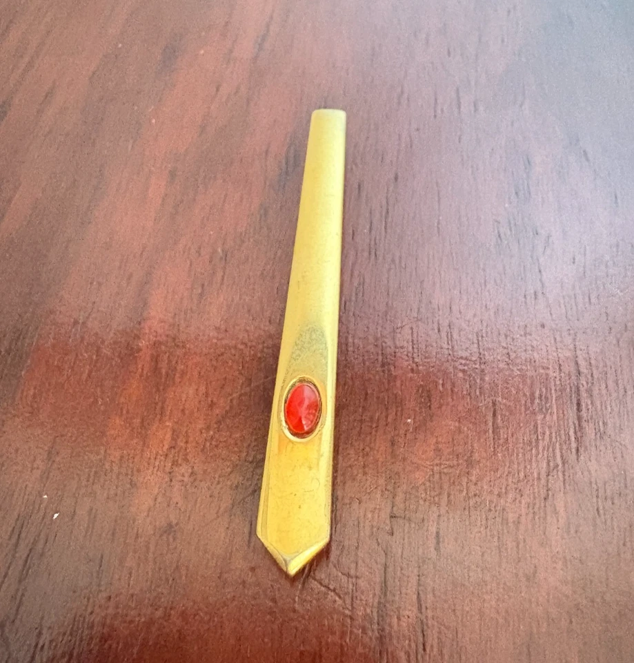 VINTAGE 1950S GOLD-TONE TIE CLIP WITH RED CABOCHON ACCENT COLLECTABLE MENS GIFT - Image 4 of 4