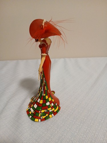 Coca Cola Hamilton Figurine Timelessly Refreshing Timeless Refreshment 5913A - Picture 2 of 5