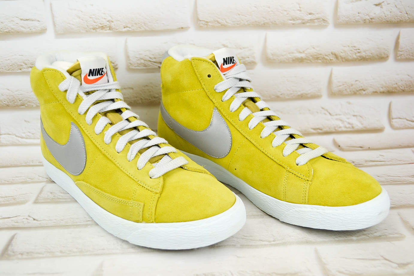 NIKE BLAZER MID PRM Vintage Suede MID Herren Yellow Sneakers Trainers 10.5 UK 45.5 EU 57753f NIKE BLAZER MID PRM Vintage Suede MID Herren Yellow Sneakers Trainers 10.5 UK 45.5 EU 57753f