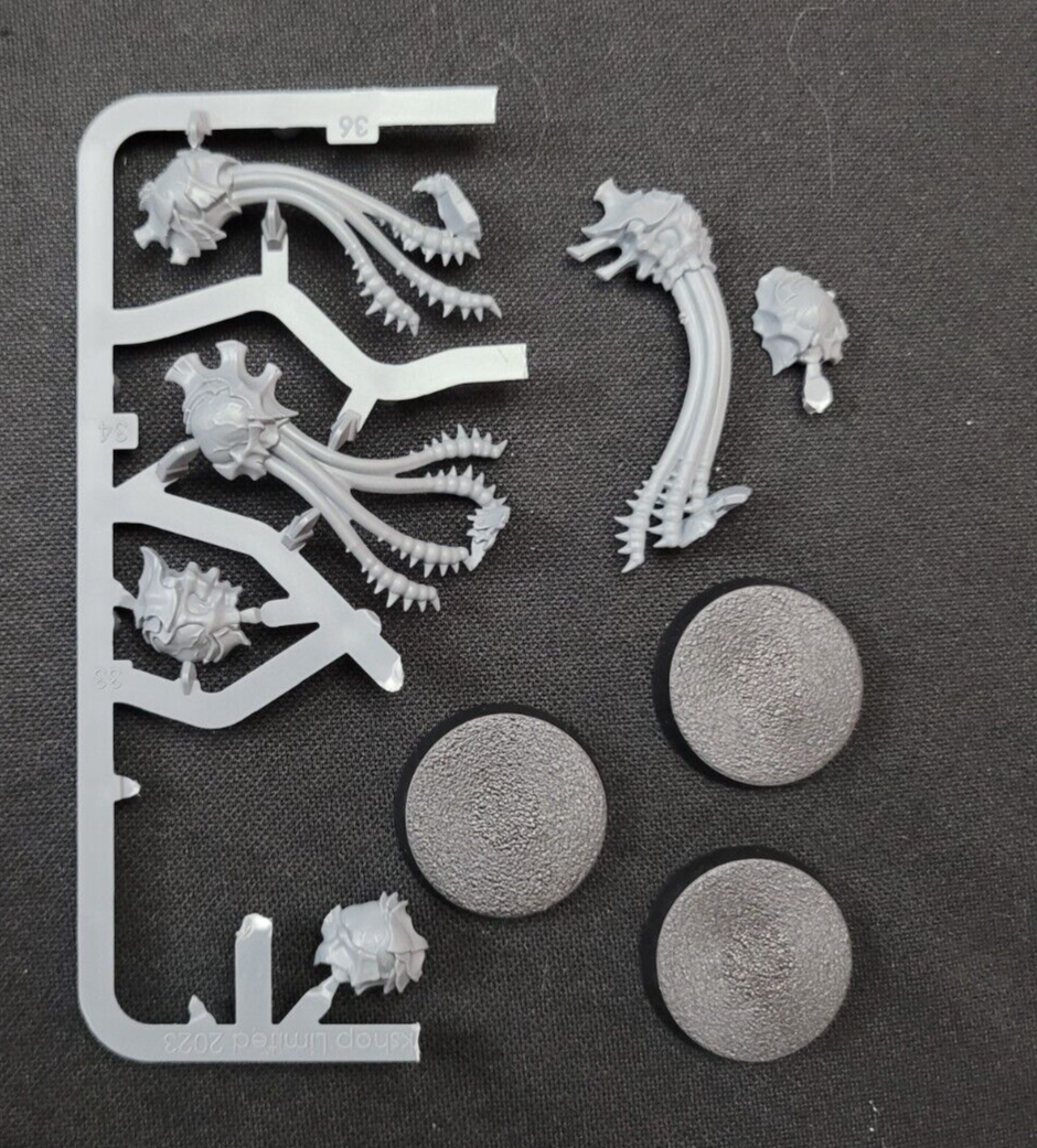 模型製作用品 Sporocyst, Spore Mines Tyraniden - Sporocyst and Mucolid Spore - bemalt | eBay