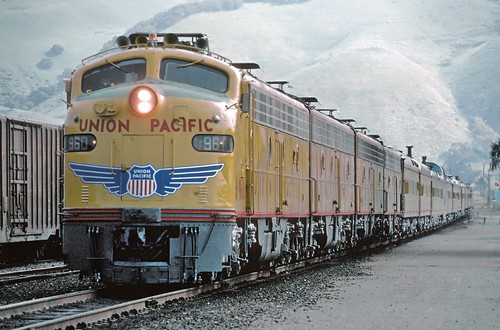 Marklin AC HO USA UNION PACIFIC EMD F7 DIESEL 4-UNIT LOCOMOTIVE 3061 + 4061 MIB! - Picture 12 of 12