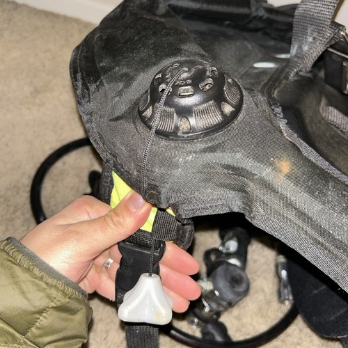 ScubaPro® Venus Medium con gonfiatore bilanciato rosa BCD compensatore galleggiamento - Foto 12 di 16