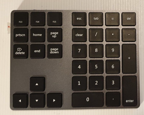 SATECHI EXTENDED WIRELESS KEYPAD, Colour Grey, With Original Box & Accessories. - Picture 4 of 9