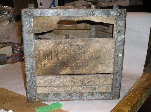 Vintage 1957 Twin Pines Dairy - 6 Milk Bottle Crate Carrier Holder - Detroit - Picture 2 of 10