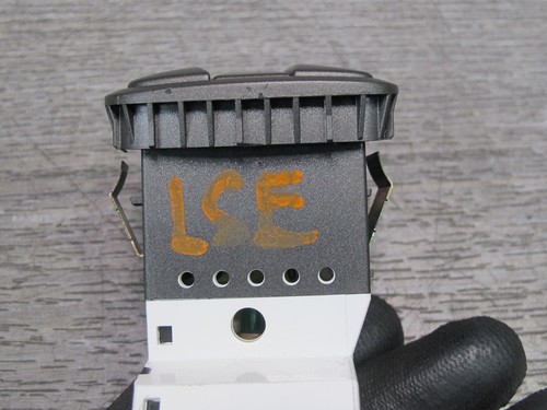 🥇01-06 LEXUS UCF30L LS430 DASH PASSENGER TEMPERATURE CONTROL BUTTON SWITCH OEM - Picture 2 of 13