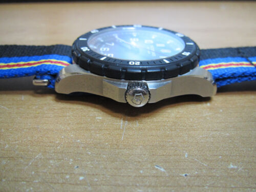 Swiss Army Maverick Sport Black Dial NATO Nylon Men's Watch - Picture 4 of 7