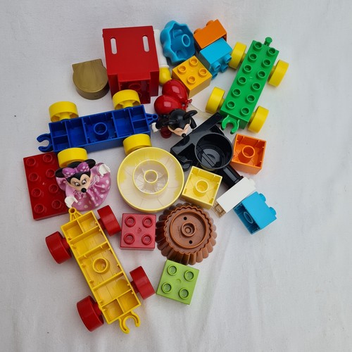 DUPLO Mickey & Minnie Mouse Birthday LEGO 10597 Clubhouse Train - Picture 4 of 6