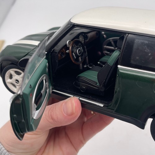 Kyosho 1/18 Scale Green Mini Cooper Diecast Car FLAWS READ - Picture 11 of 16
