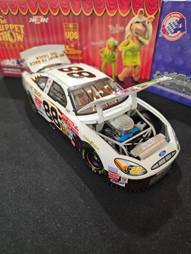 2002 DALE JARRETT UPS MUPPETS 25TH ANNIVERSARY YATES RACING 1/24 FORD TAURUS - Picture 7 of 12