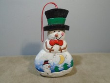 HAND PAINTED WOODED SNOWMAN 3.5  ORNAMENT UNBRANDED CB4540 