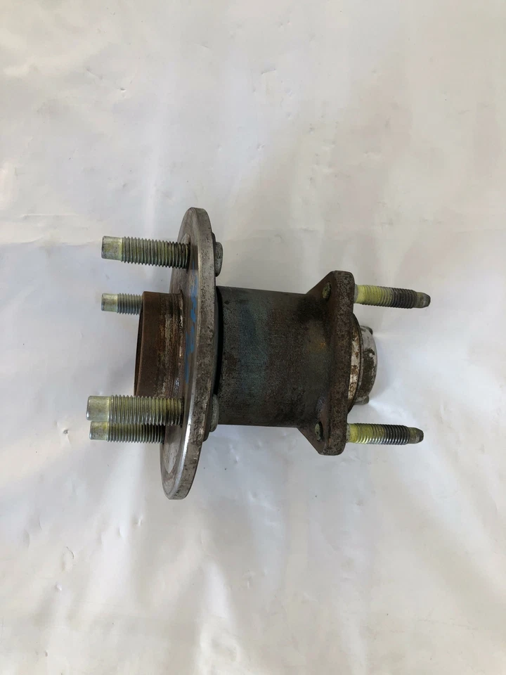 2003 - 2007 SATURN ION Front Wheel Bearing Hub RIght Passenger SIde 2.2L G - Image 2 of 4