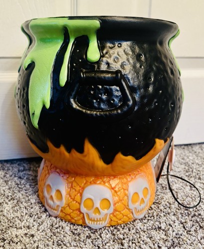 Hyde & Eek Halloween Sound Activated Cauldron Candy Bowl Target Light Sound - Bild 1 von 7