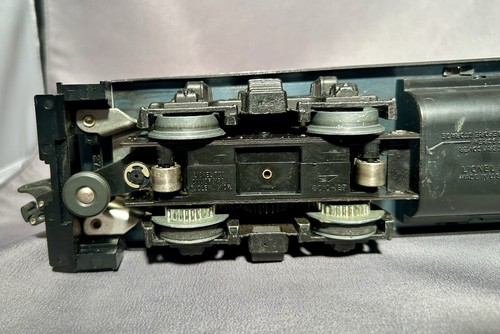 LIONEL #8030 Illinois Central GP-9 Diesel Locomotive Good Condition Runs - Picture 8 of 13