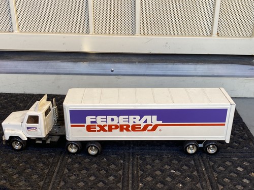Vintage Federal Express Tractor Trailer Made By Ertl USA - Picture 2 of 7