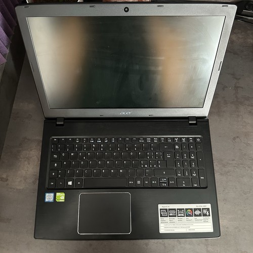 Acer Aspire E15 E-575G-53DY i5-7200U 12GB RAM 1TB HDD GeForce 940MX  Ali+scatola - Foto 3 di 12
