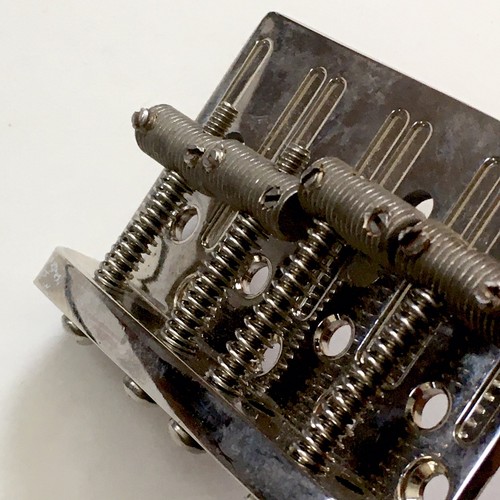 Electric Bass Guitar Fender? Precision Bass Bridge Plate Chrome Threaded Saddles - Picture 6 of 12