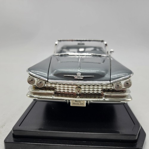 Road Signature 1959 Buick Electra 225 Convertible Silver 1/18 Collectors Conditi - Picture 6 of 17