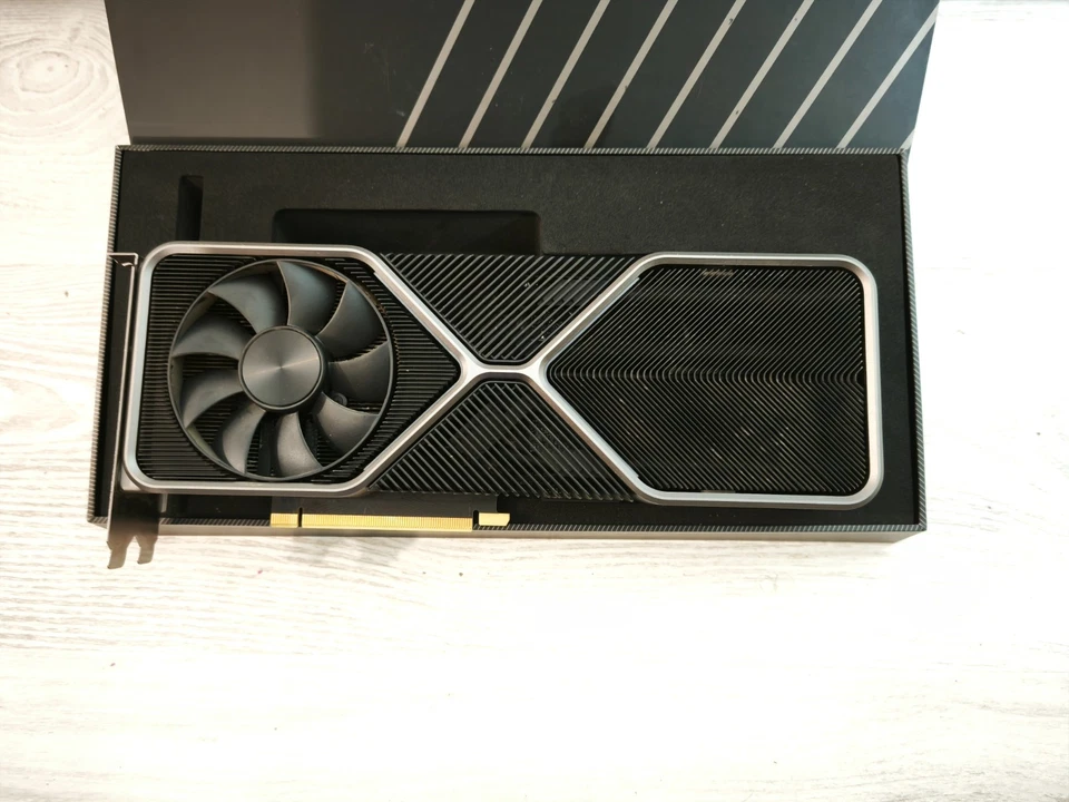 NVIDIA GeForce RTX 3080 Founders Edition 10Go GDDR6X Carte Graphique - Photo 4/4
