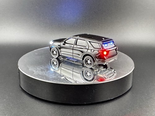 Ford Explorer 1/64 Greenlight Nero Con Esclusiva Confezione Luce Blu Led - Foto 7 di 7