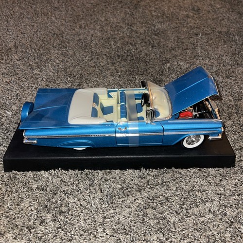 Road  Legends 1:19 Diecast 59 Chevy Impala Convertible W/ Stand. Excellent Cond. - Picture 5 of 8