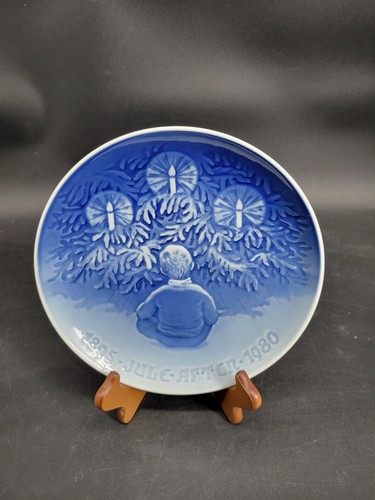 Bing & Grondahl 1980 Jubilee Christmas Plate "Happiness Over The Yule Tree" - Picture 4 of 24