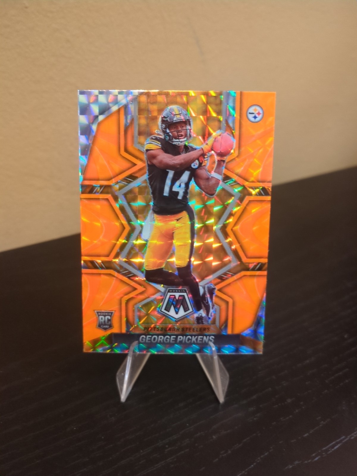 2022 Panini Mosaic Football George Pickens Orange Reactive RC #318 Steelers