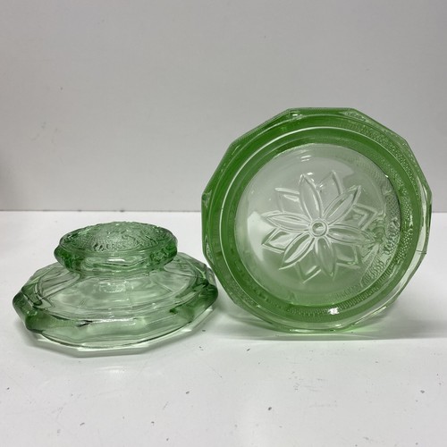 Vintage Indiana Tiara Glass. 7in Tall Chantilly Green Lidded Canister - Picture 5 of 6