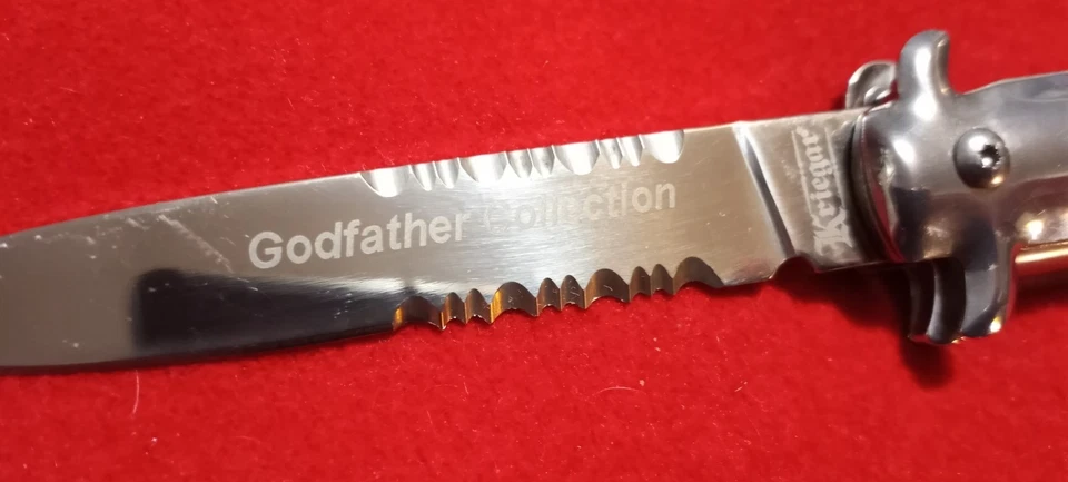Cuchillo Plegable Kriegar Modelo KG144 Colección Padrino Mango Perla Hoja 4" Foto 4 de 4