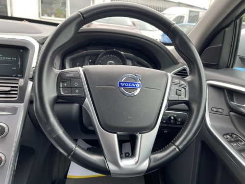 2016 Volvo XC60 D5 SE LUX NAV AWD 5-Door Diesel - Picture 19 of 24