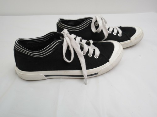 ZAPATILLAS DE TELA AMERICAN EAGLE BLANCAS Y NEGRAS CON PUNTA DE GOMA TALLA 8 - Imagen 2 de 4