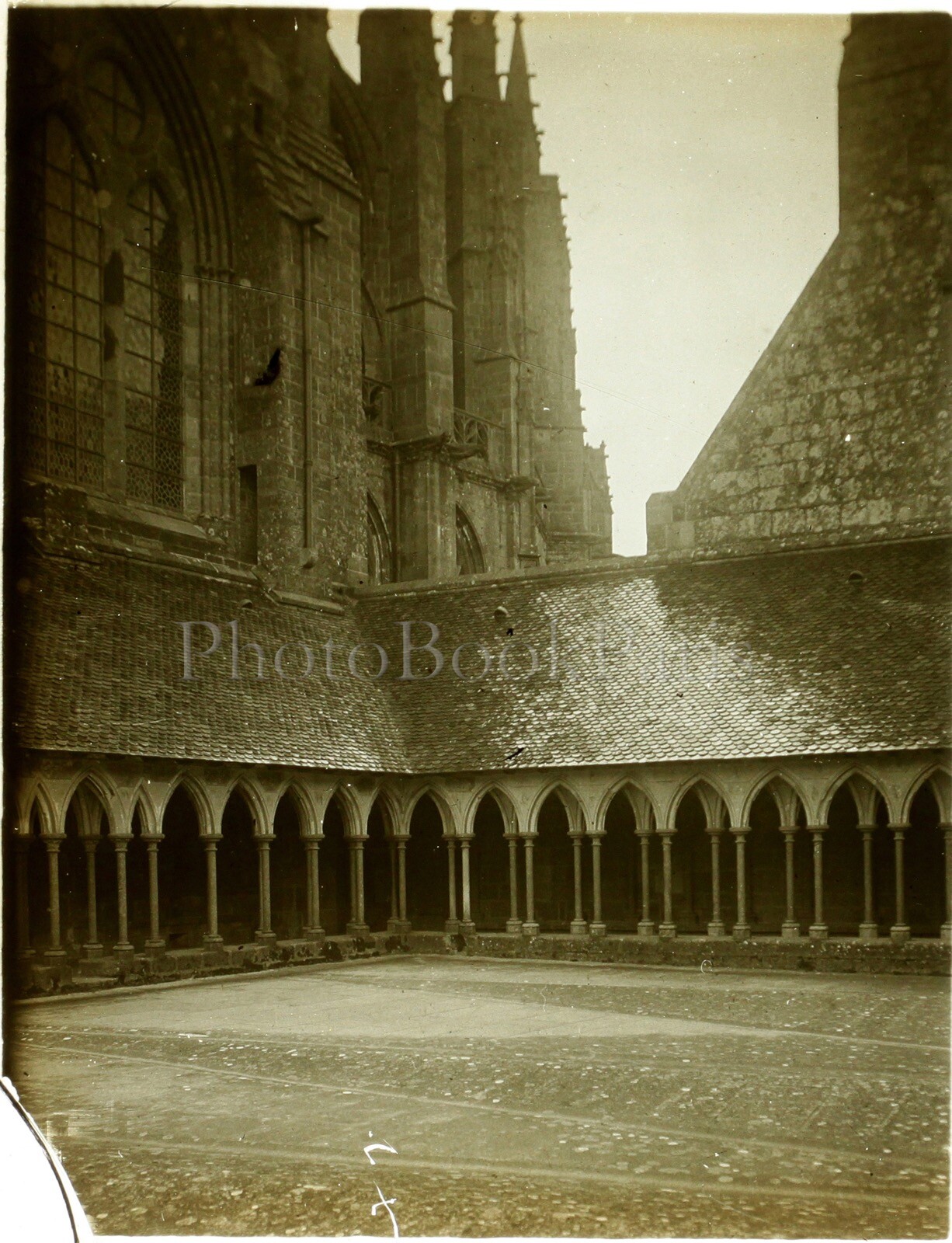 Foto 1 di 2