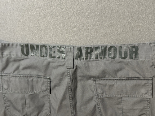 UNDER ARMOUR Men's Cargo Shorts Khaki Loose Shorts Size 40 - Picture 4 of 8