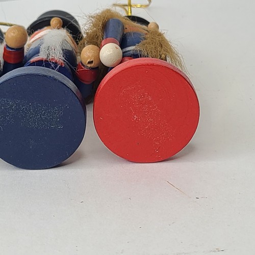 Juego de 4 adornos de árbol de Navidad de 4" barba cascanueces de madera - Imagen 9 de 15