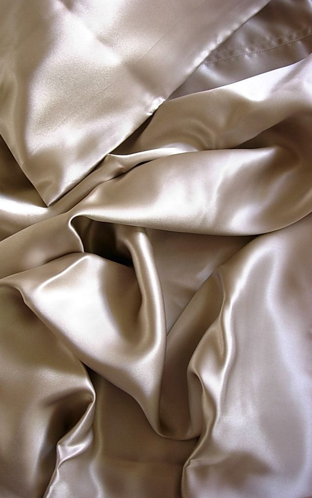 100% Mulberry silk charmeuse Flat sheet Twin 70x108 Champagne Feeling Pampered 100% Mulberry silk charmeuse Flat sheet Twin 70x108 Champagne Feeling Pampered