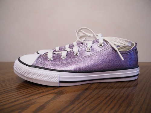 Neu Converse Chuck Taylor All Star 668468C lila Glitzer Turnschuhe Größe 2 Junioren