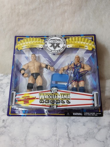 WWE 2004 Jakks Wrestlemania XX Recall 2 Pack: Brock Lesnar vs Kurt Angle FIRMATO - Foto 2 di 12