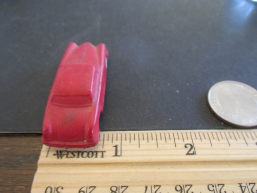 Vintage 50er Jahre Magnet Auto rot 2" lang Kunststoff - Bild 8 von 9