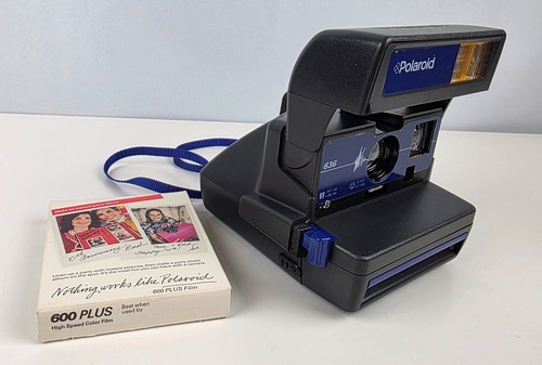 Vintage Polaroid 636 Compact Camera Instant with Polaroid 600 Plus Film - Picture 11 of 17