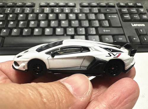 CCA 1:64 Lamborghini Aventador SVJ Diecast Metal Model Car New in Box - Picture 5 of 14