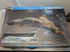 Revell 85-4900 - Rockwell B-B Bomber - Model Airplane Kit - 1:48 Scale