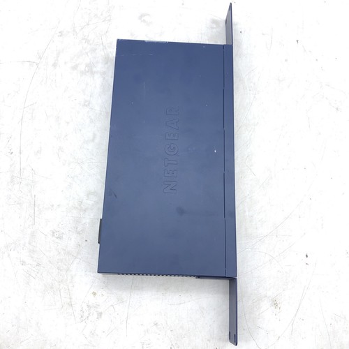 16-portowy przełącznik NetGear ProSafe JGS516 PRZETESTOWANY POD KĄTEM ZASILANIA - Zdjęcie 7 z 10
