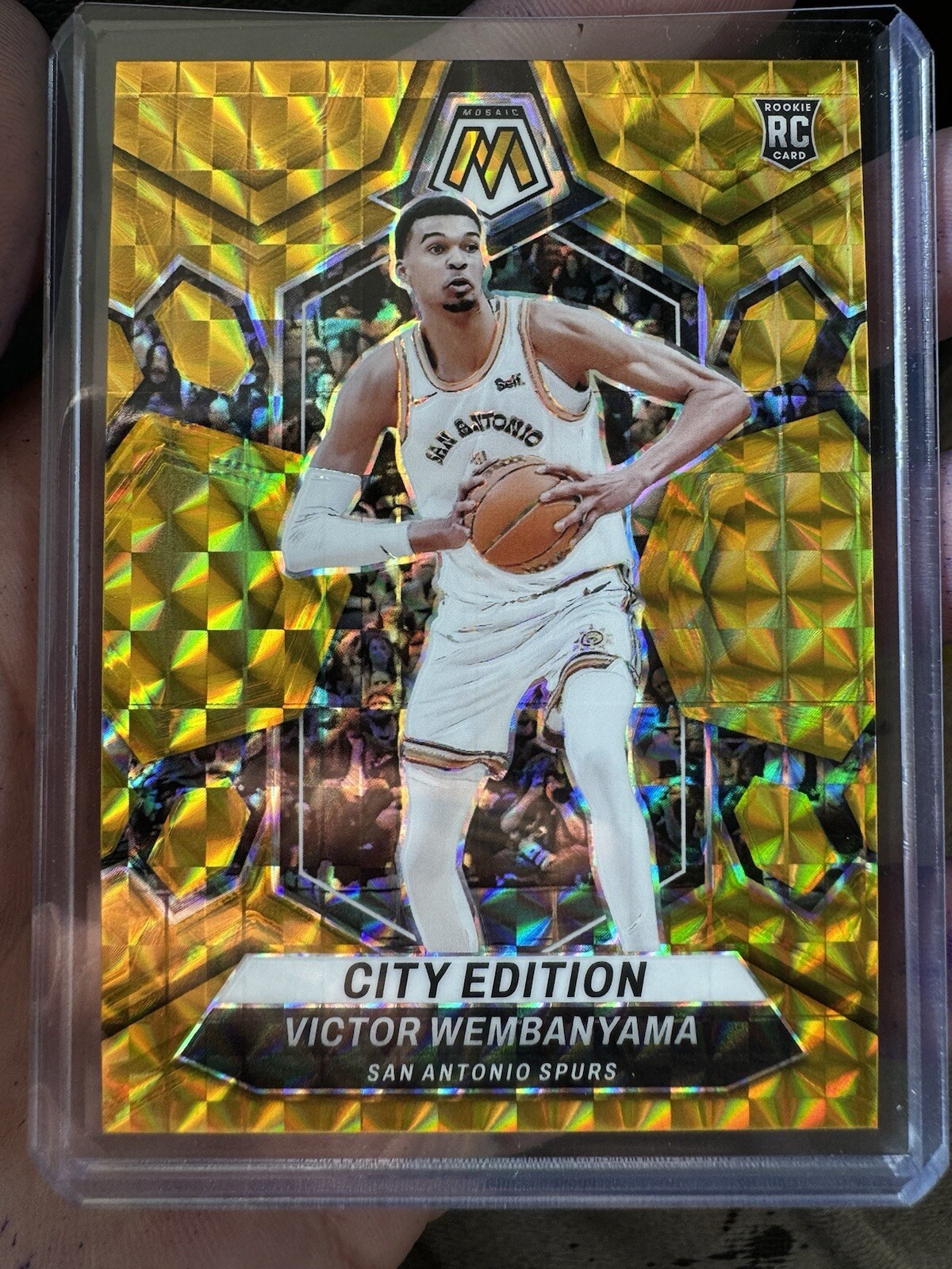 Victor Wembanyama 2024 Mosaic Gold Prizm 01/10 City Edition  Only 1 on  Ebay RC
