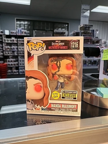 Funko Pop! Marvel - Wanda Maximoff #1216 Glows GITD Exclusive W/ Protector 