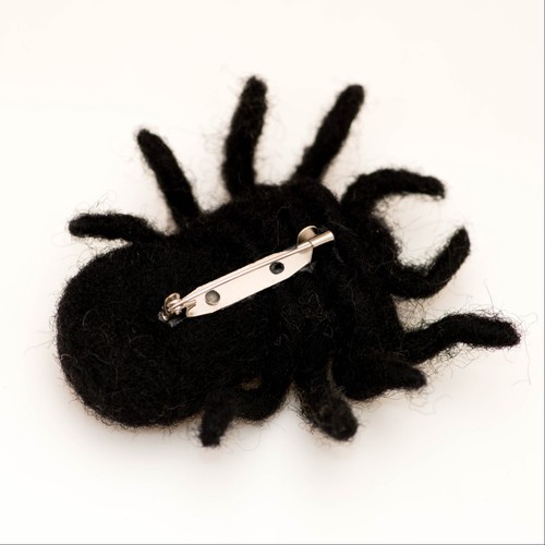 Felted Spider Brooch – Wool Halloween Pin – Creepy Gift for Spider Lover – Eco - Picture 4 of 4
