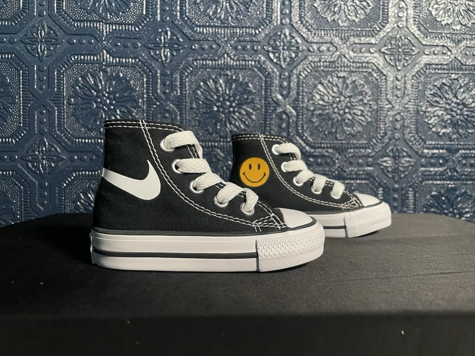 Mandriles Converse Hi Top Infantil Bebés Niños Pequeños Niños Niñas 7J231 Mercado de Chinatown Foto 4 de 4